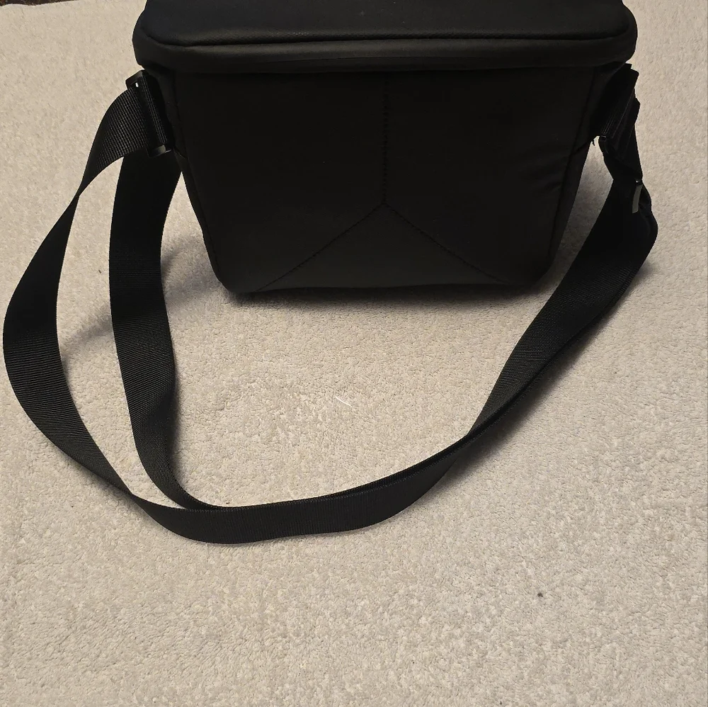 Tamrac Velocity 7 Sholder Bag with 2 extra lens/accessories side cases.